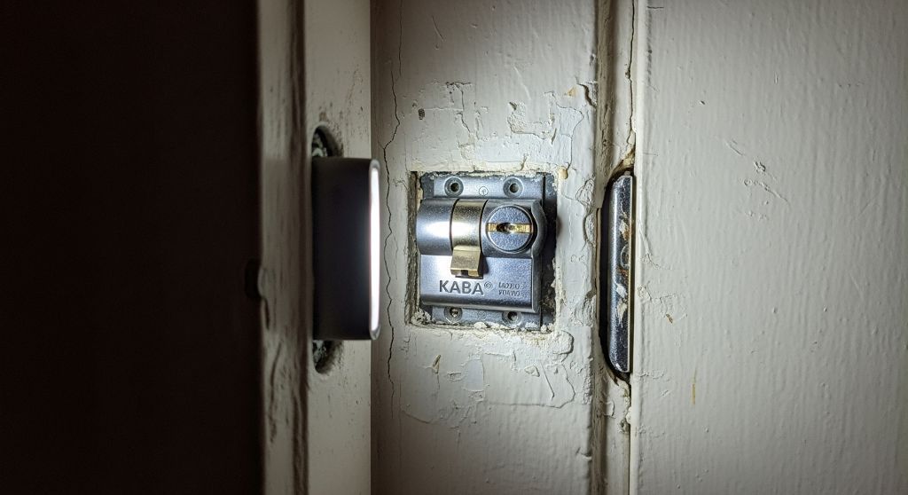 Instalación bombín KABA en Guindalera